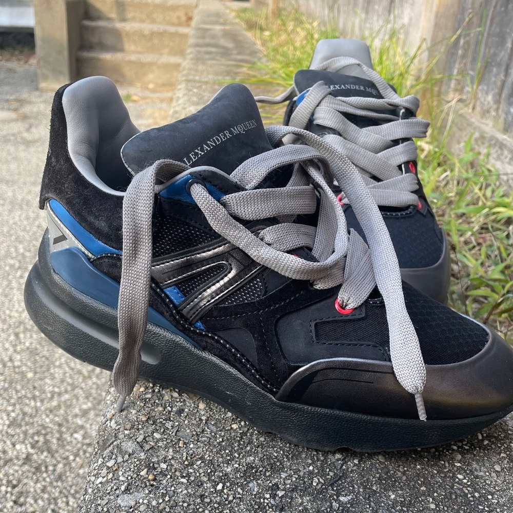 Mens sneakers